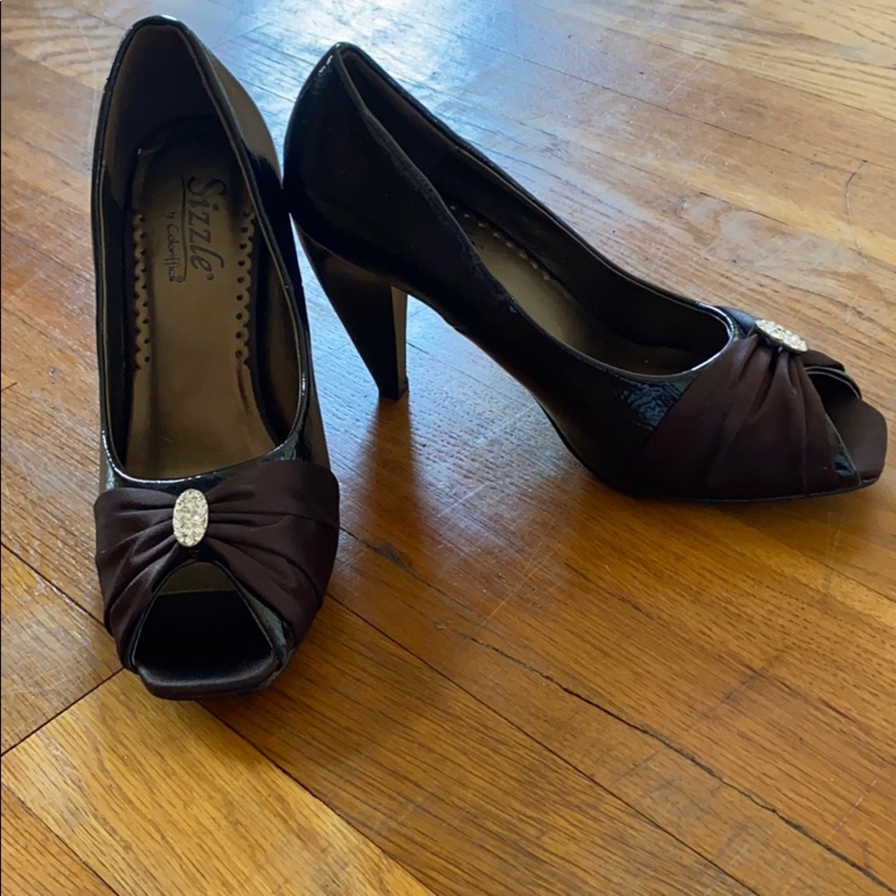 Sizzle by Coriffics Pump with Drape